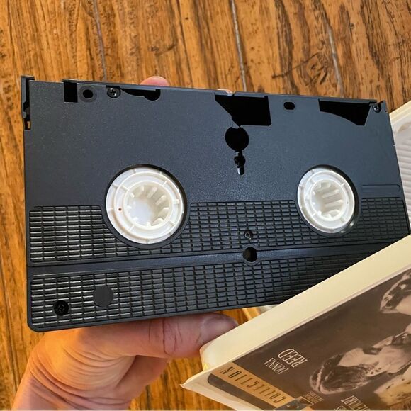 Vintage VHS Frank Capra It’s a Wonderful Life - Picture 7 of 7